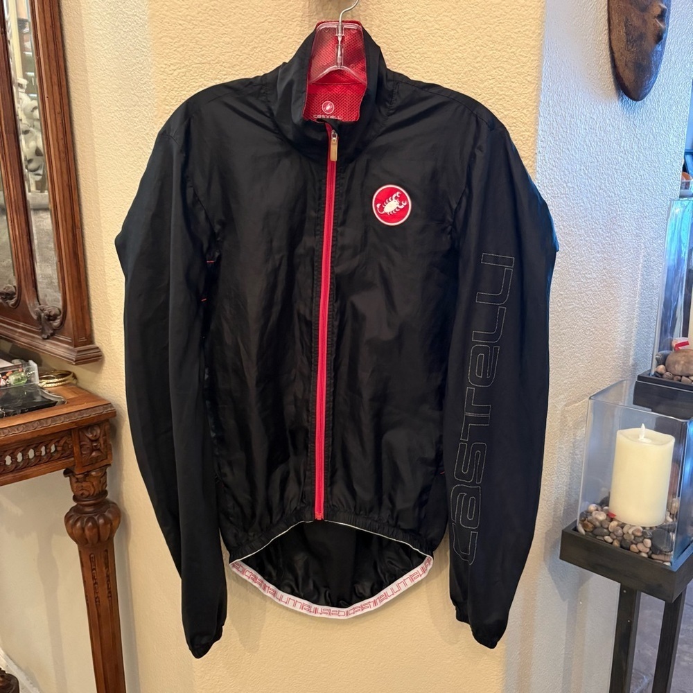 Castelli Women Black Red Cycling Lightweight Zip Jacket Size Medium-Has Flaws